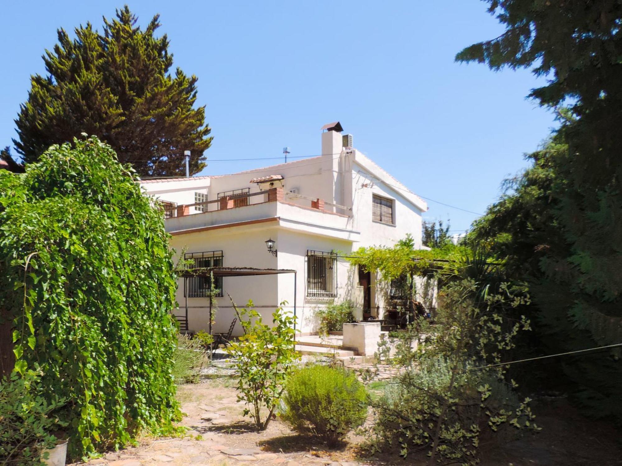Casa Con Jardin Y Aparcamiento En Viznar, Junto A Granada *